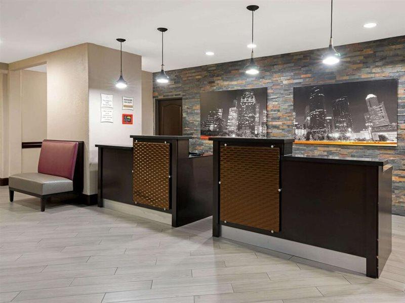 מלון האמבל La Quinta By Wyndham Houston Iah Bush Intl Airport E מראה חיצוני תמונה