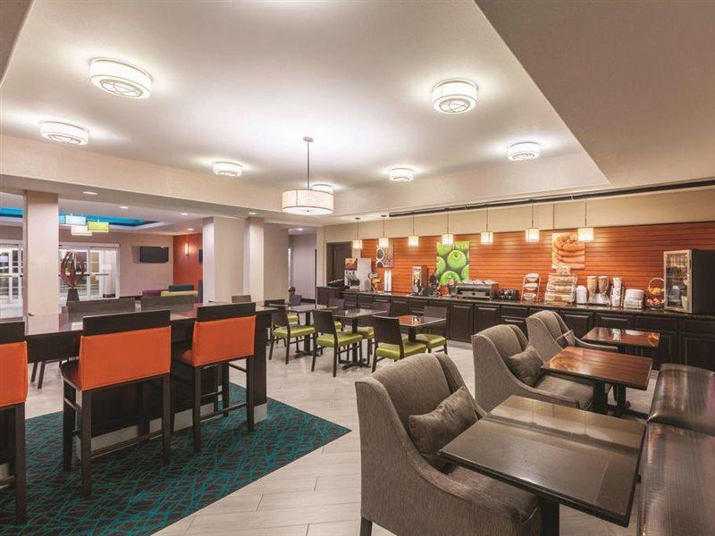 מלון האמבל La Quinta By Wyndham Houston Iah Bush Intl Airport E מראה חיצוני תמונה