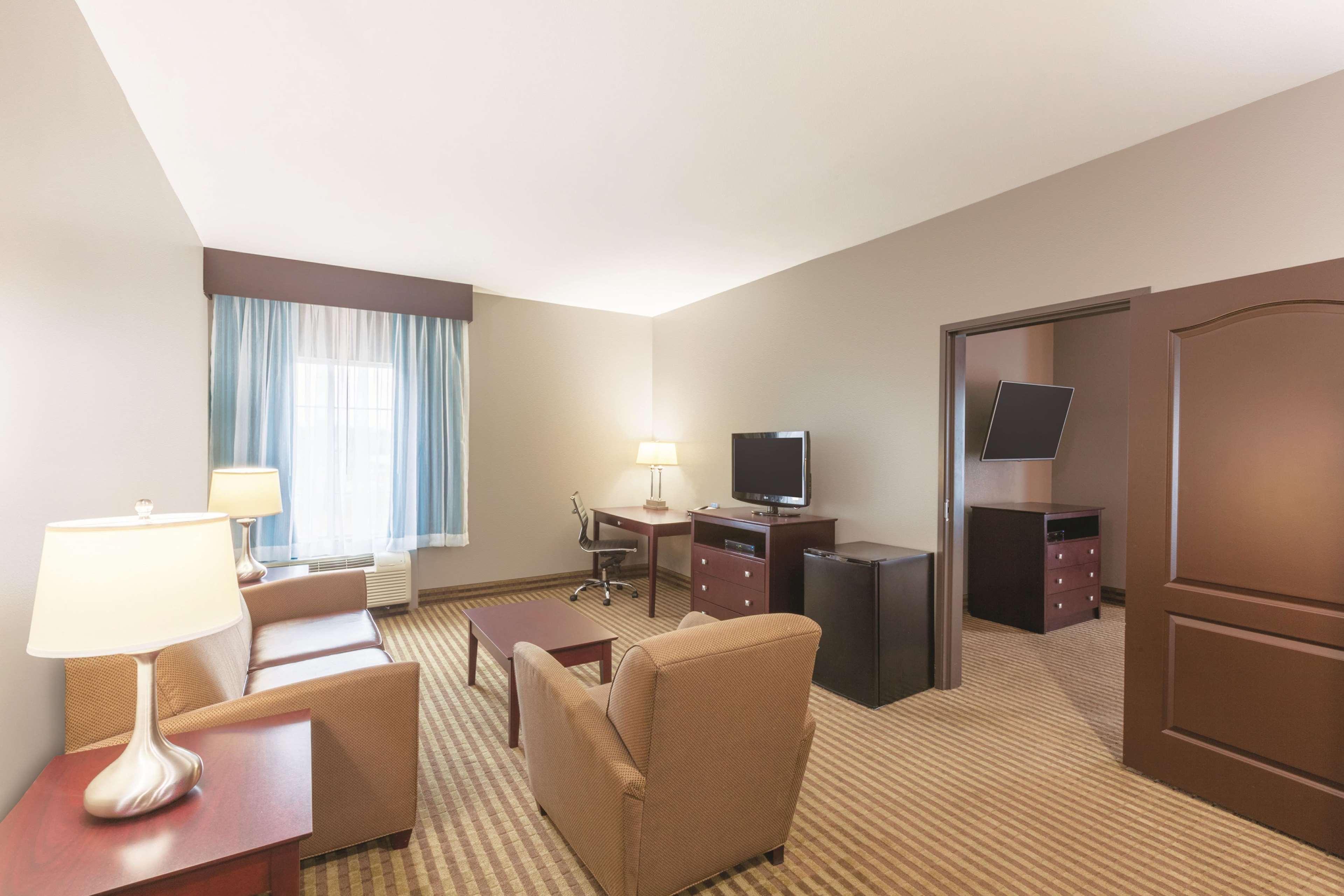 מלון האמבל La Quinta By Wyndham Houston Iah Bush Intl Airport E מראה חיצוני תמונה