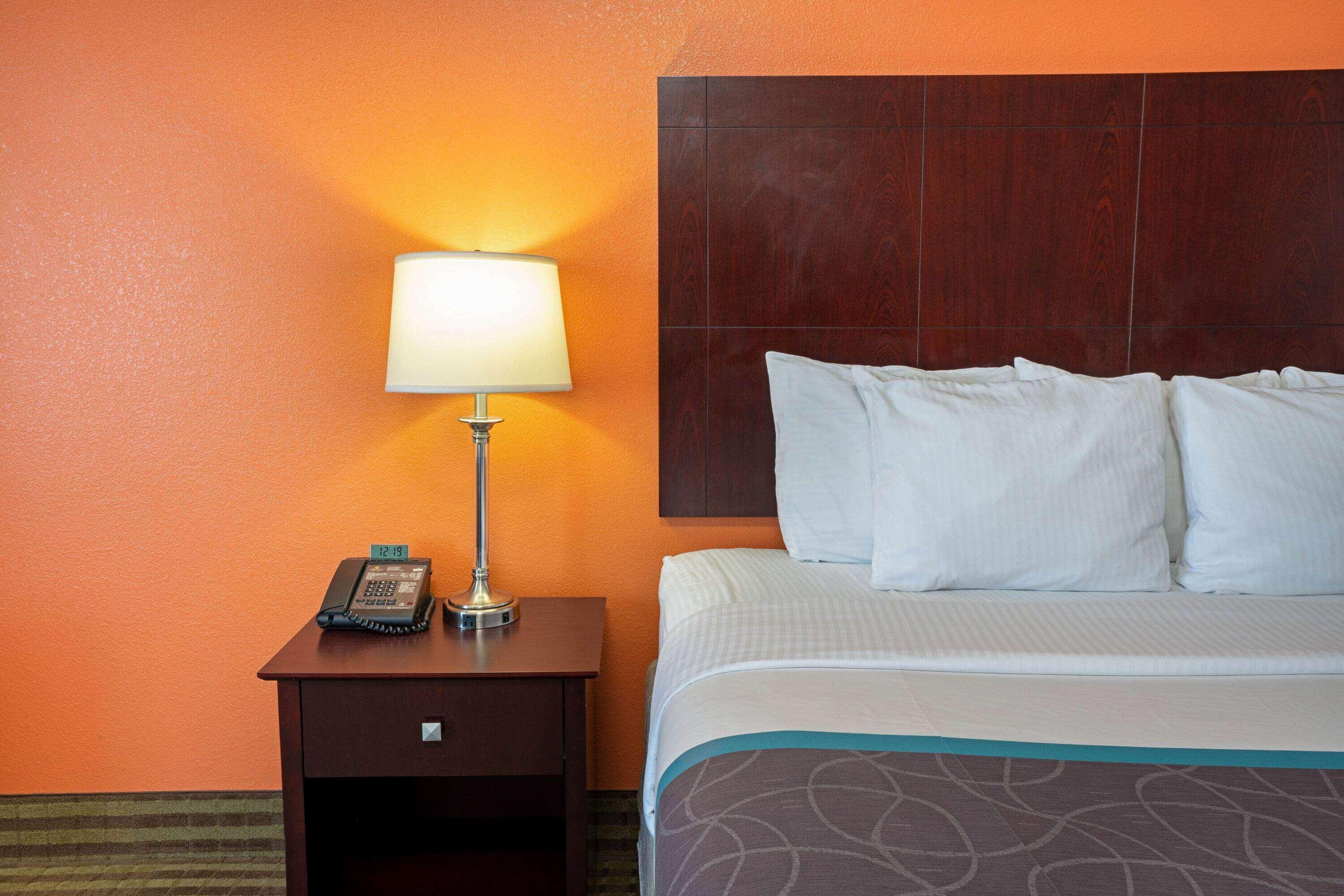 מלון האמבל La Quinta By Wyndham Houston Iah Bush Intl Airport E מראה חיצוני תמונה