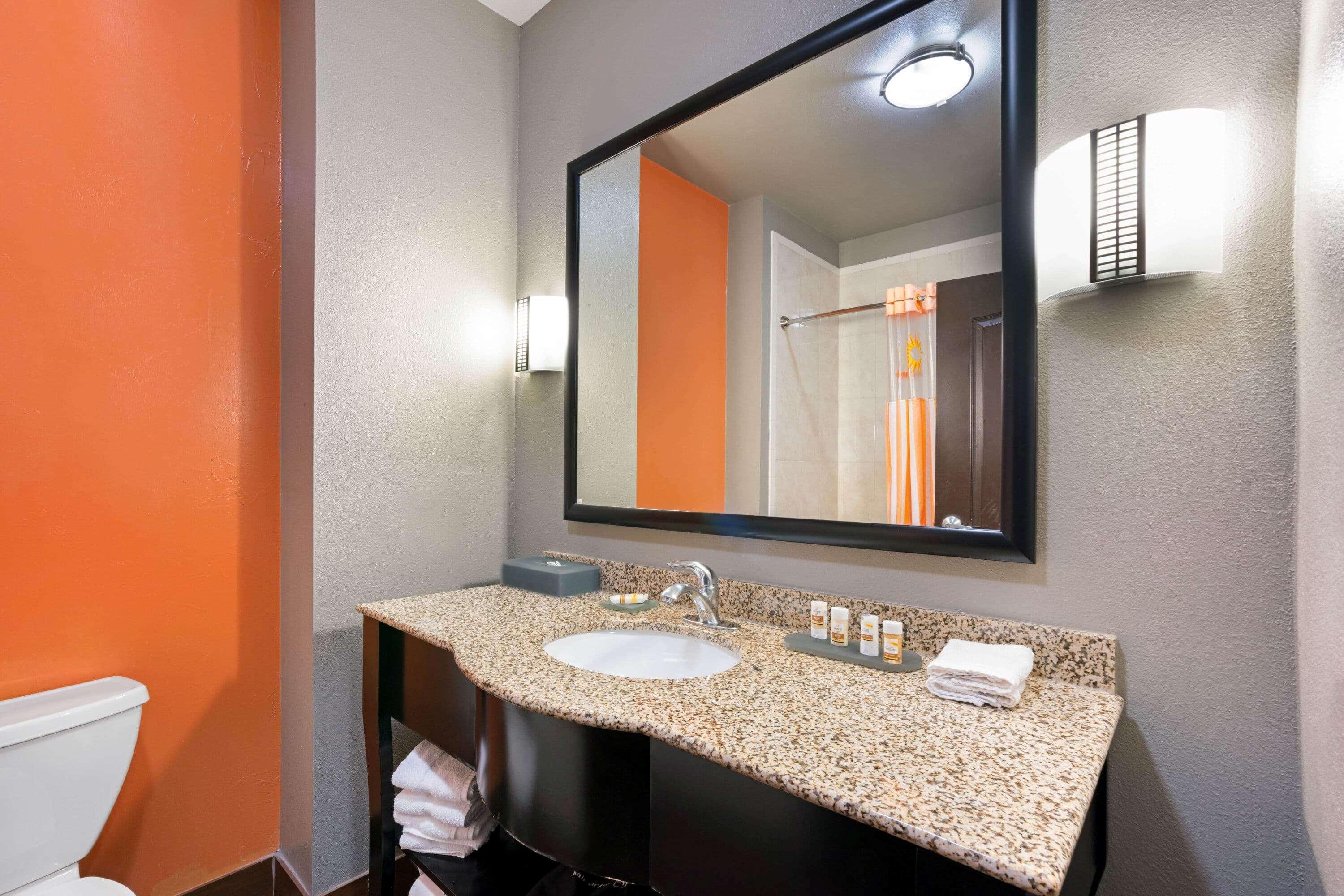 מלון האמבל La Quinta By Wyndham Houston Iah Bush Intl Airport E מראה חיצוני תמונה