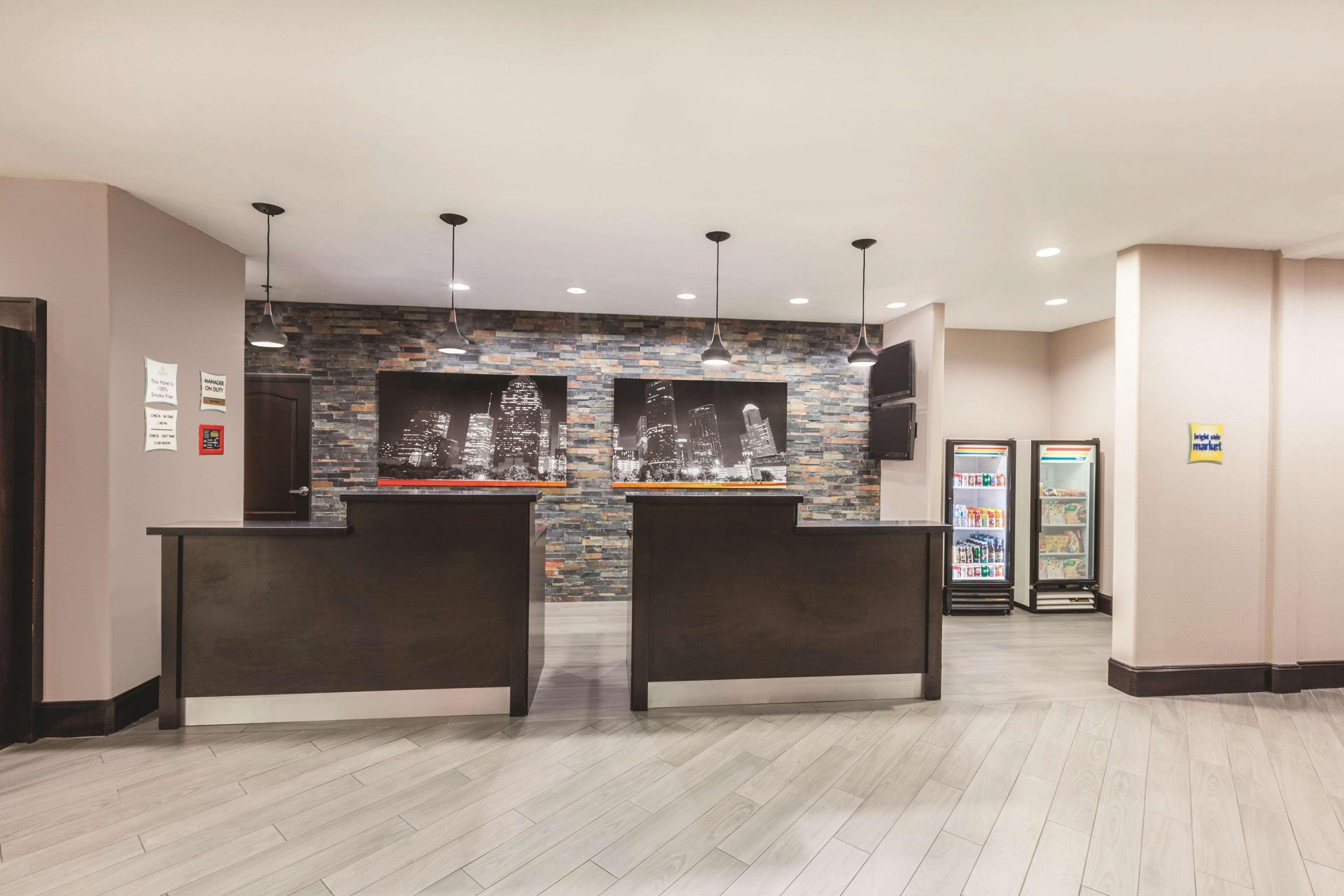 מלון האמבל La Quinta By Wyndham Houston Iah Bush Intl Airport E מראה חיצוני תמונה