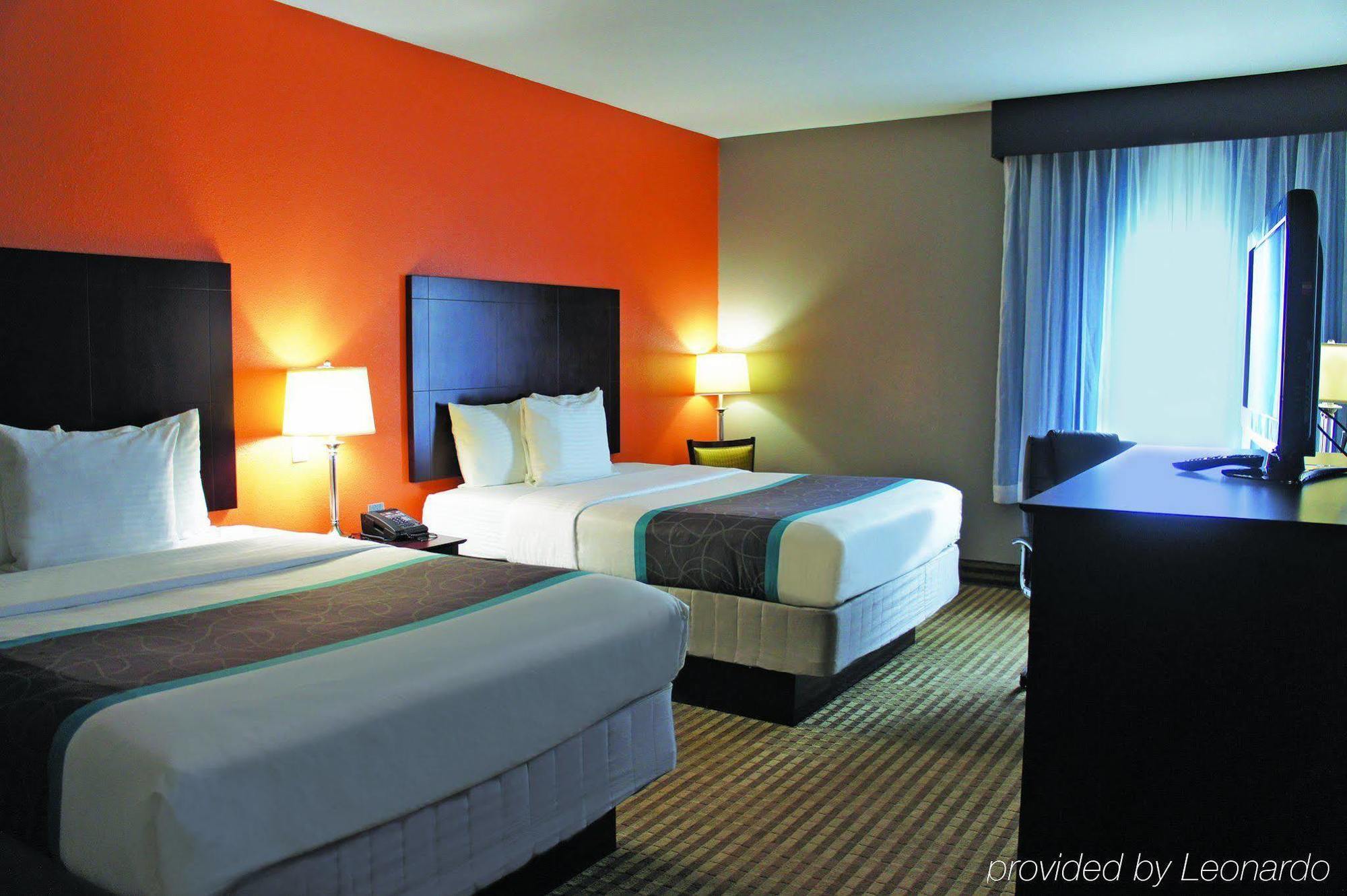 מלון האמבל La Quinta By Wyndham Houston Iah Bush Intl Airport E מראה חיצוני תמונה
